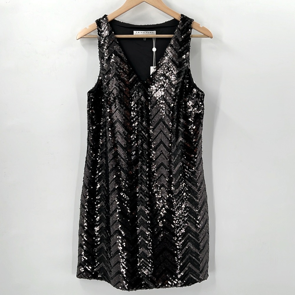 NWT Trina Turk Glitterati Sleeveless Shift Dress Black Metallic Chevron …